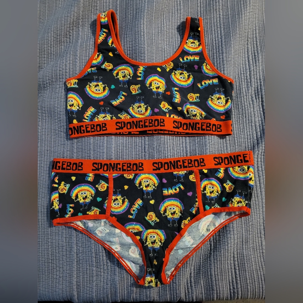 EUC Spongebob LOVE IS LOVE Set